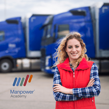 Dame foran lastebiler